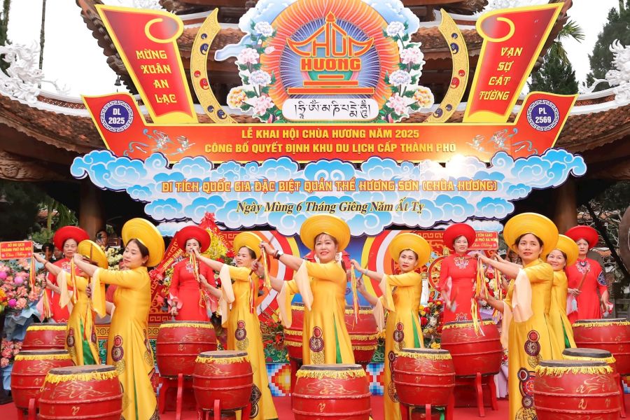 Perfume Pagoda Festival
