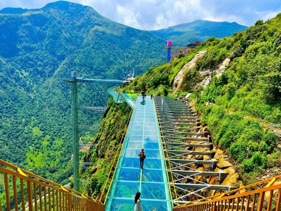 Rong May Glass Bridge