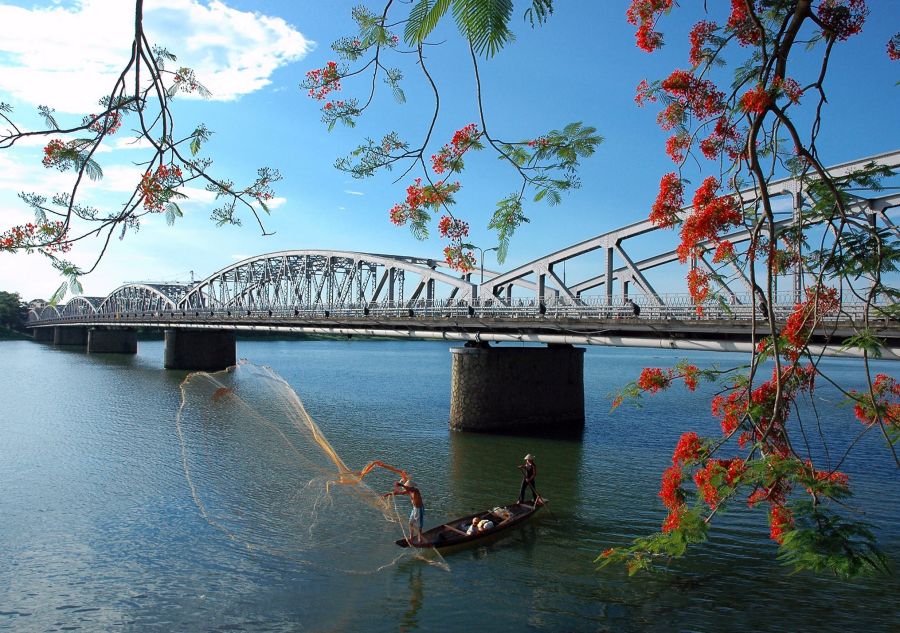 Truong Tien Bridge