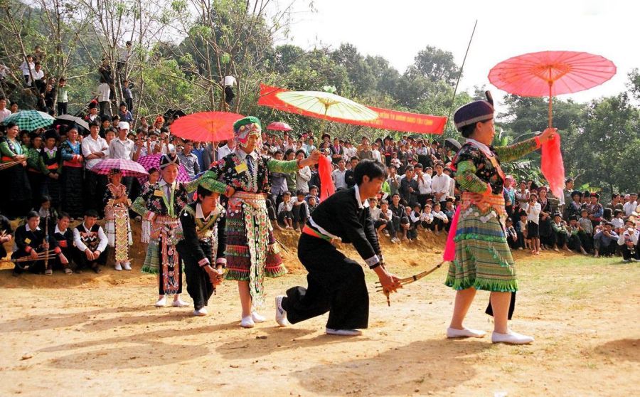 Watch Traditional Ethnic Performances