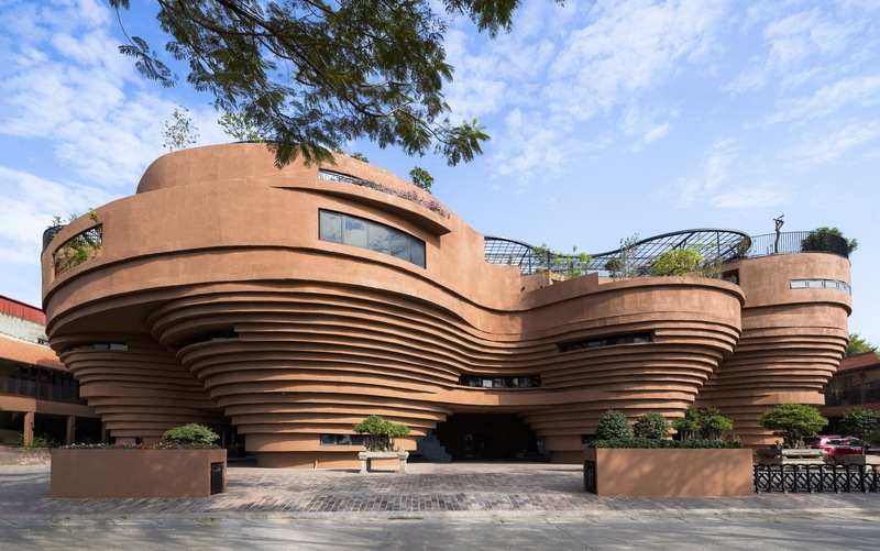 overview of Bat Trang Pottery Village