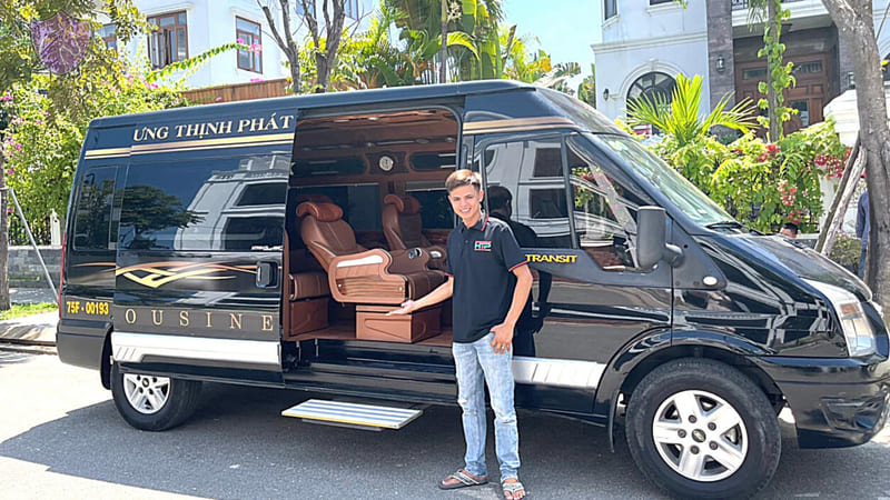 Travel From Hanoi To Halong Bay by minivans