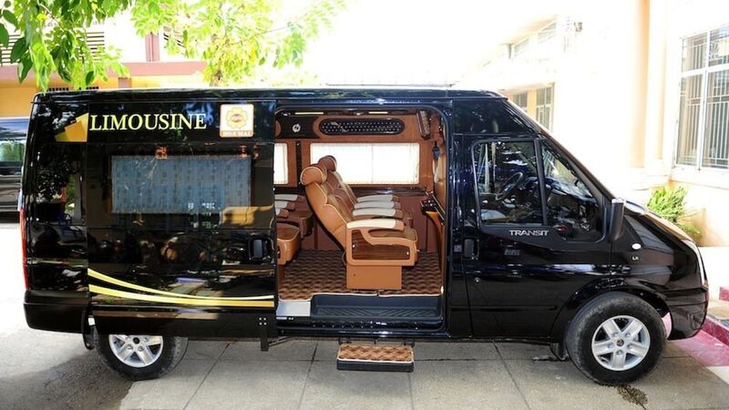 Travel From Hanoi To Hoi An by minivans