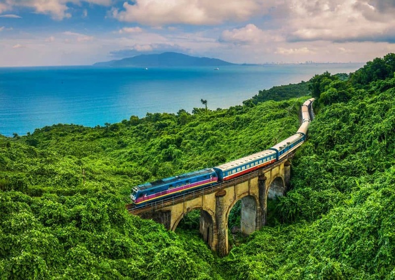 travel from hanoi to hue by train