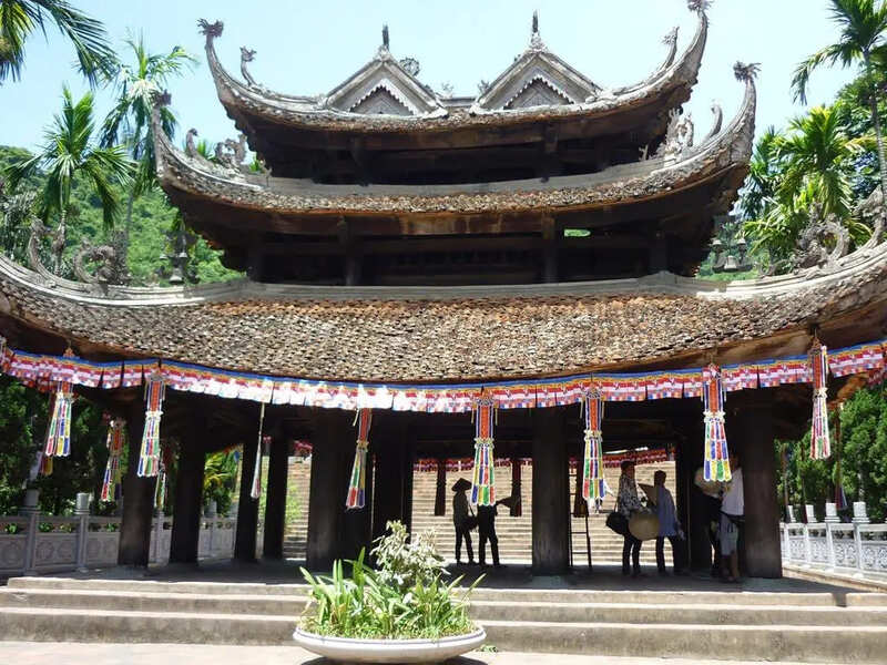 Thien Tru Pagoda in Perfume Pagoda