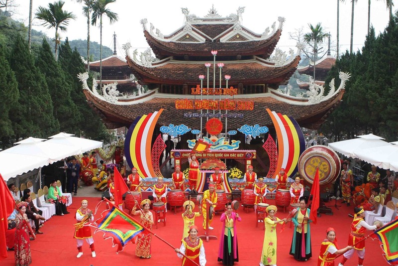 Attend The Annual Perfume Pagoda Festival