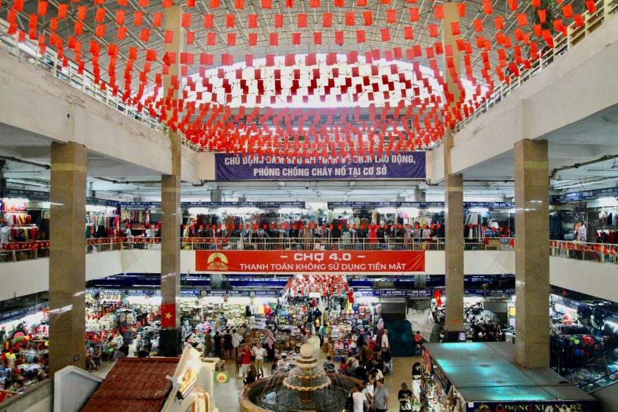 Dong Xuan Market