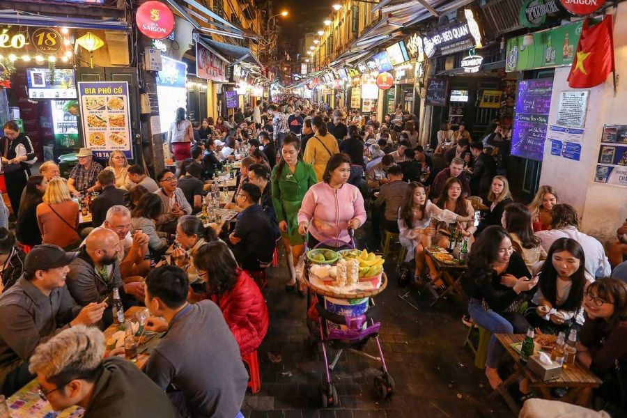 Drink At The Legendary Beer Street - Ta Hien