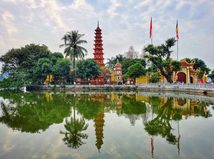 Feel The Sacred Spirit At Tran Quoc Pagoda