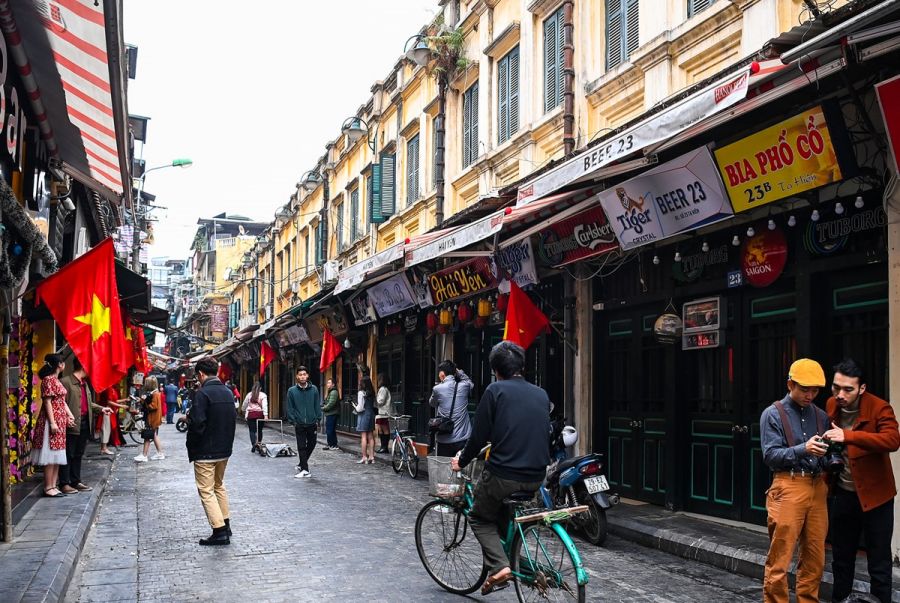 Ta Hien Street in the morning