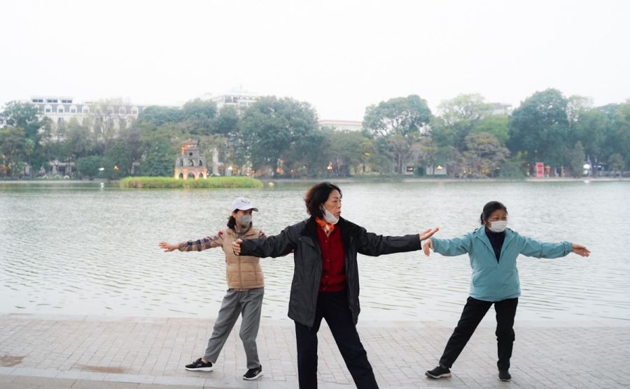 Join Morning Tai Chi Around The Lake
