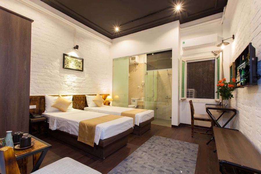Luxury Backpackers