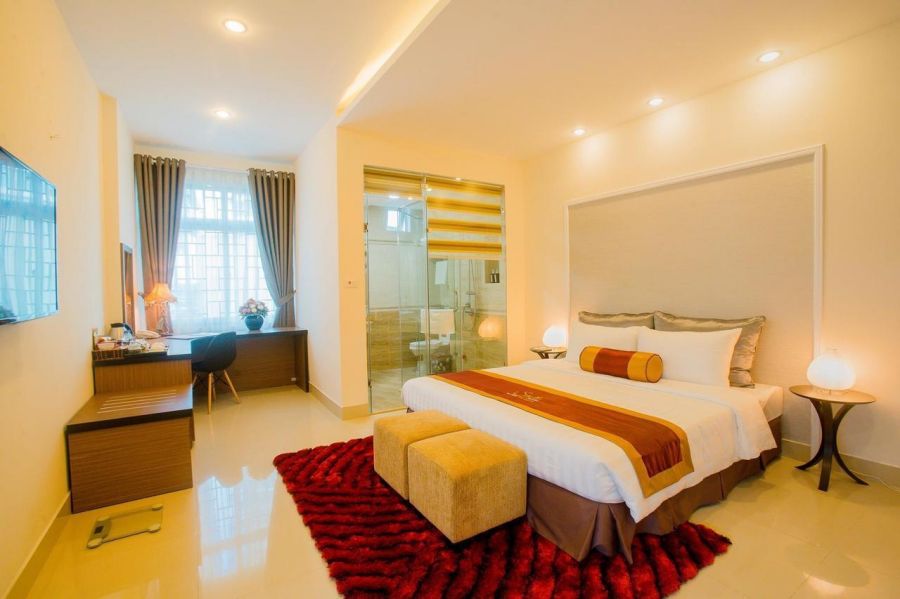 Smiley Hotel