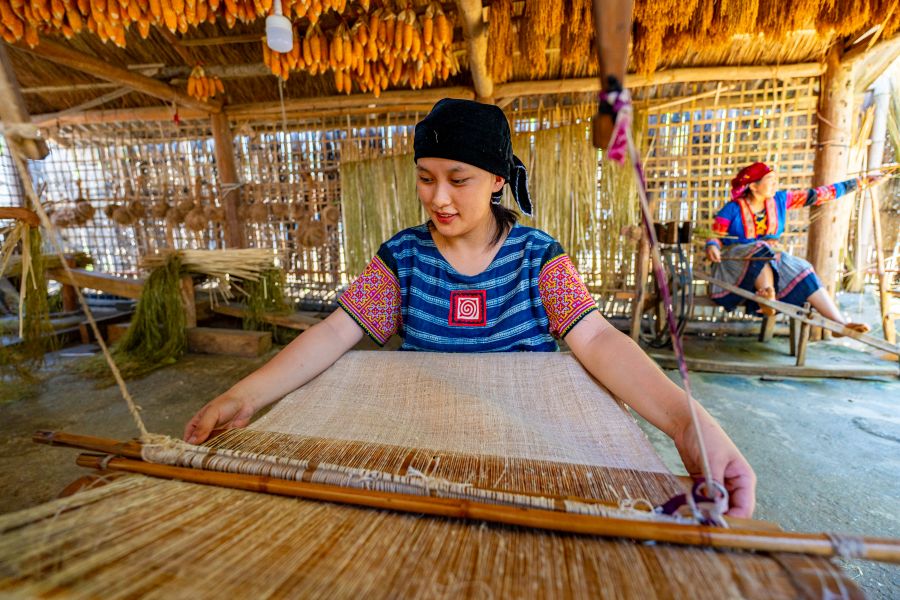 Traditional Linen Weaving Village In Lung Tam
