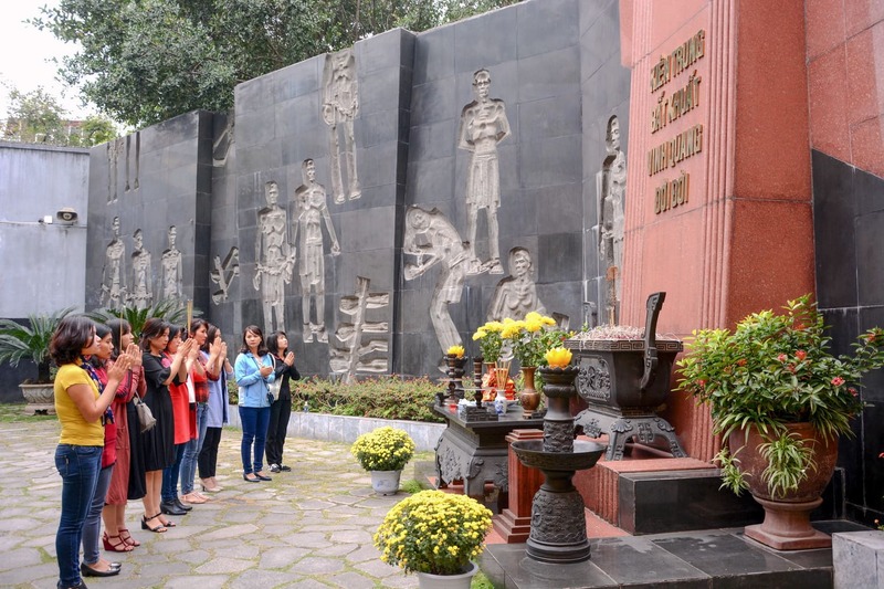 visit hoa lo prison in Hanoi