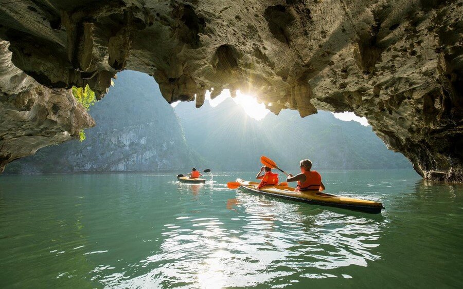 ride boat in Halong bay