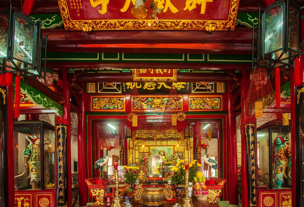 main hall of phuc kien Assembly Hall, hoi an