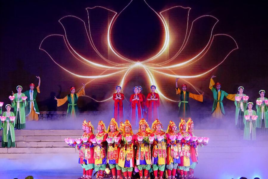 Listen To The Hue Royal Court Music