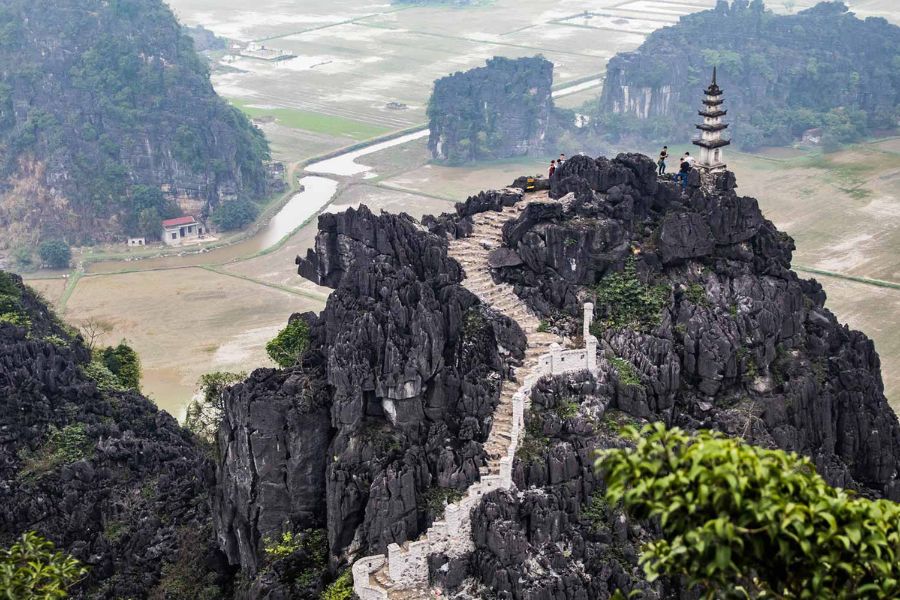 overview of Mua Mountain