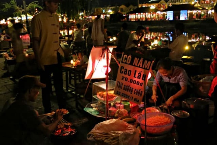Street food in hoi an at night
