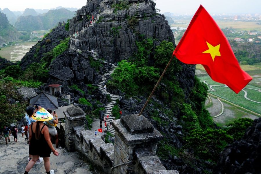 Stairway To The Dragon Peak of Mua Cave Ninh Binh