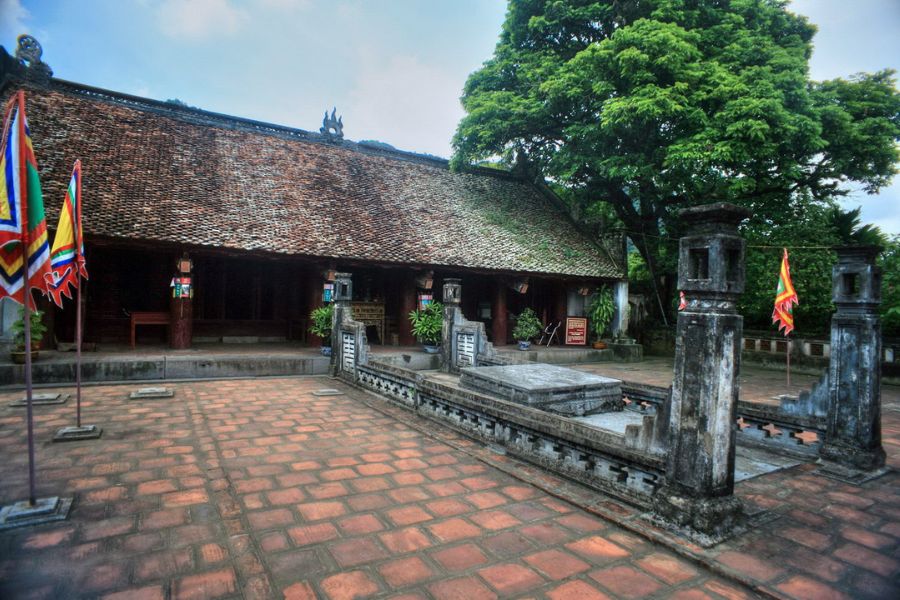 Temple Of King Le Dai Hanh Hoa Lu