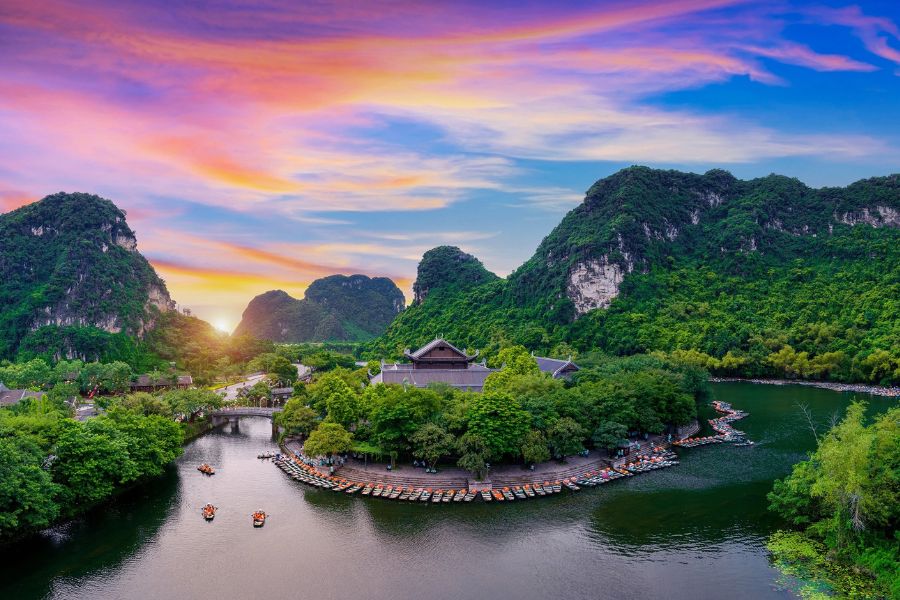 an Iconic Attraction In Trang An