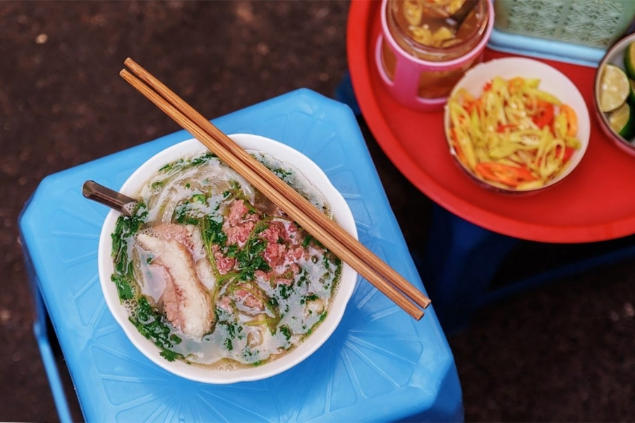 day trip hanoi street food