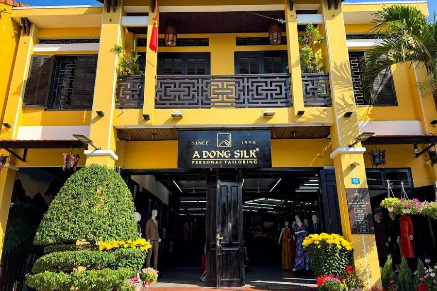 A Dong Silk in hoi an
