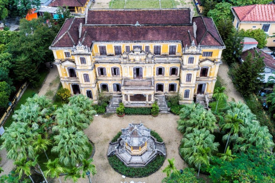 An Dinh Palace is a romantic blend of European and Vietnamese ways