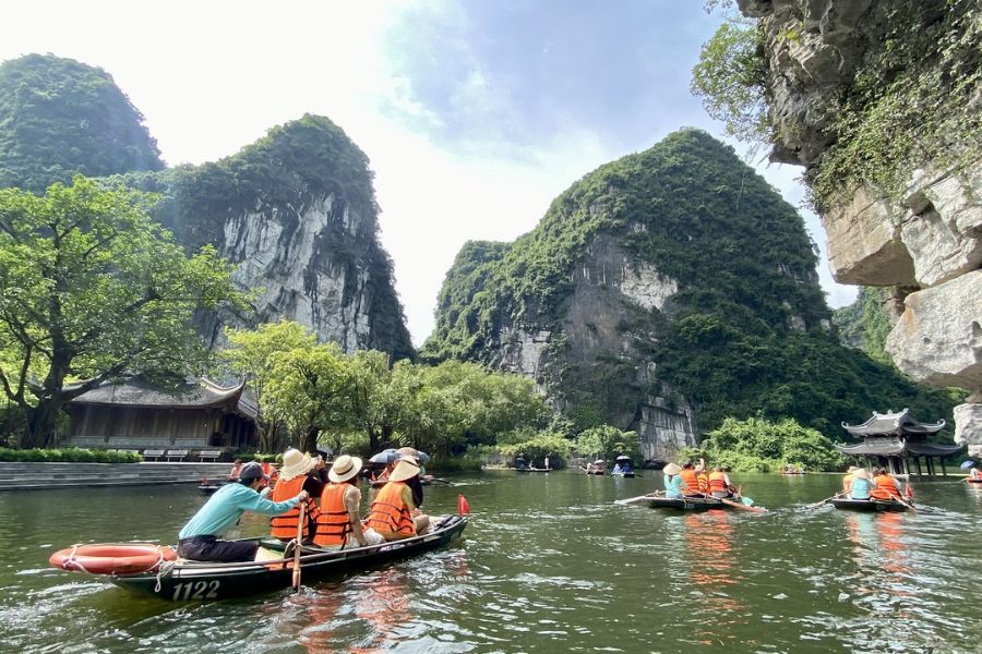 Cruise Through Trang An Scenic Landscape Complex