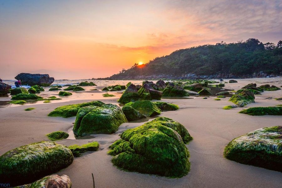 Unique Structure Of Nam O Beach