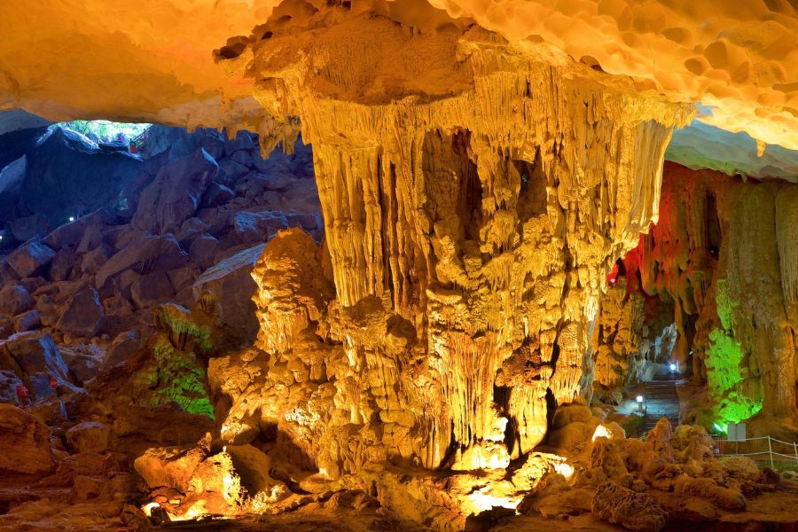 Explore Sung Sot Cave in Halong Bay