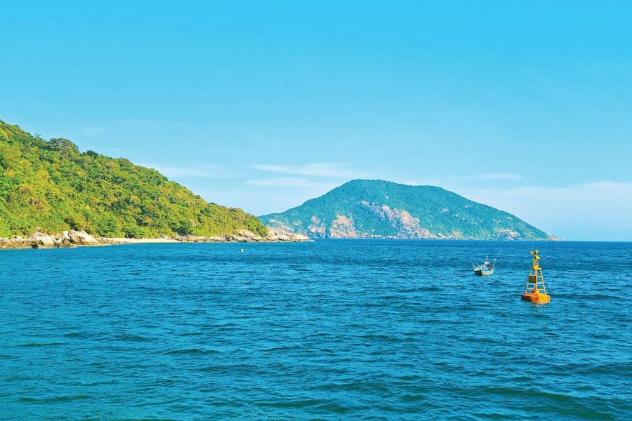 Go Diving Or Snorkeling At Cham Islands