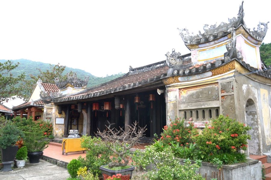 Hai Tang Pagoda in cham island