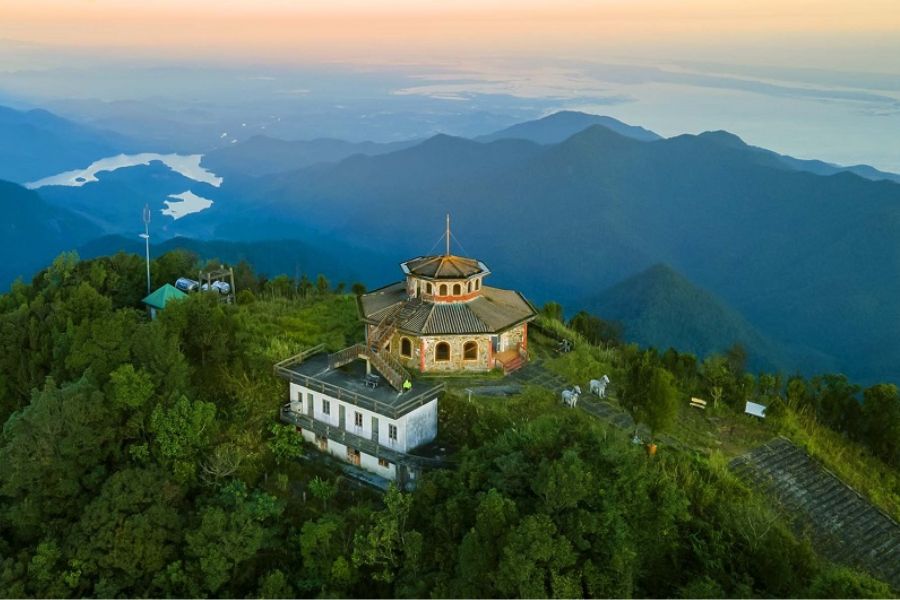 Hai Vong Dai on the summit of Bach Ma Mountain