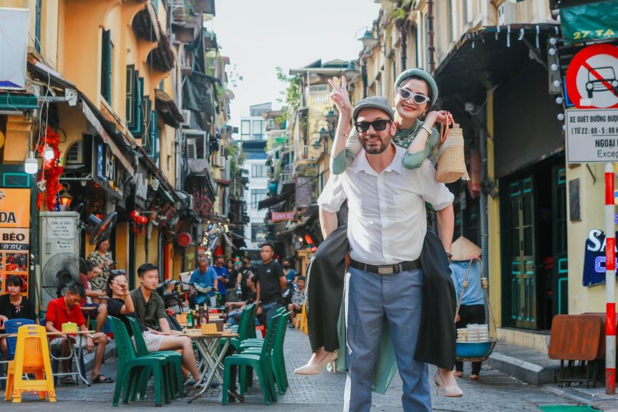 explore Hanoi Old Quarter nearby