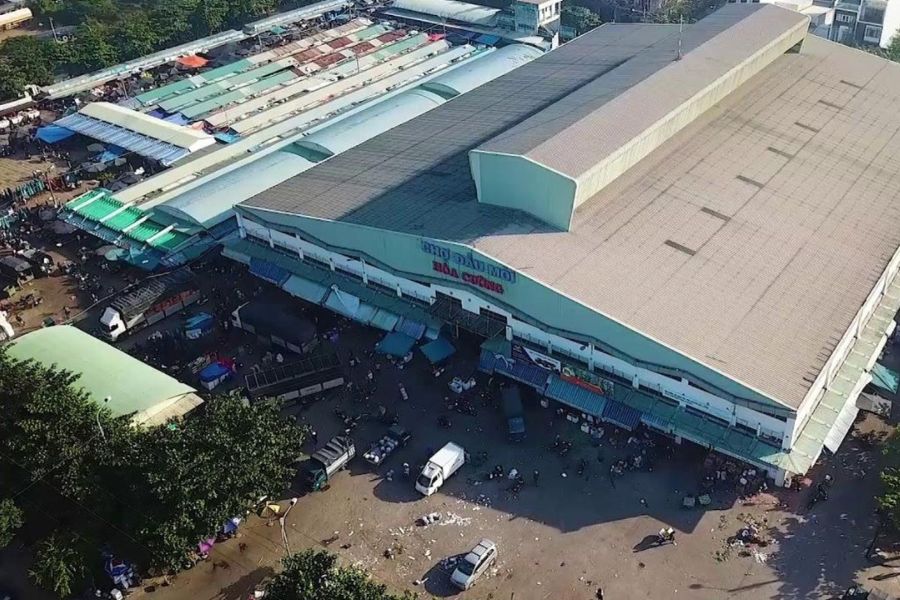 Hoa Cuong Wholesale Market