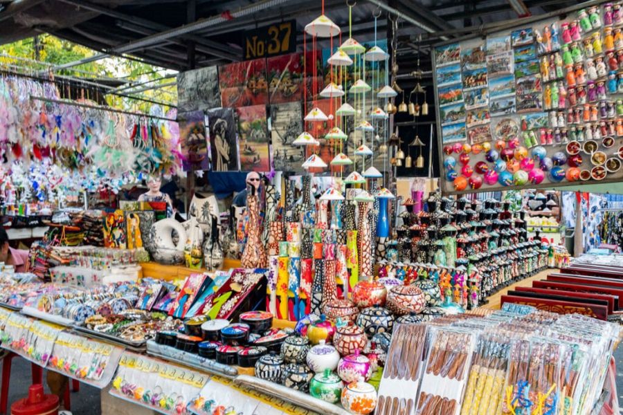 souvernia in hoi an central market