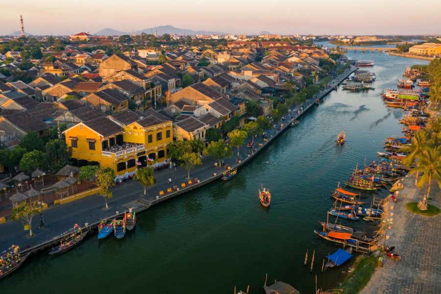 Hoi An ancient tower overview
