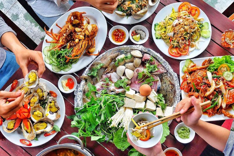 Join A Seasonal Seafood Harvest Tour