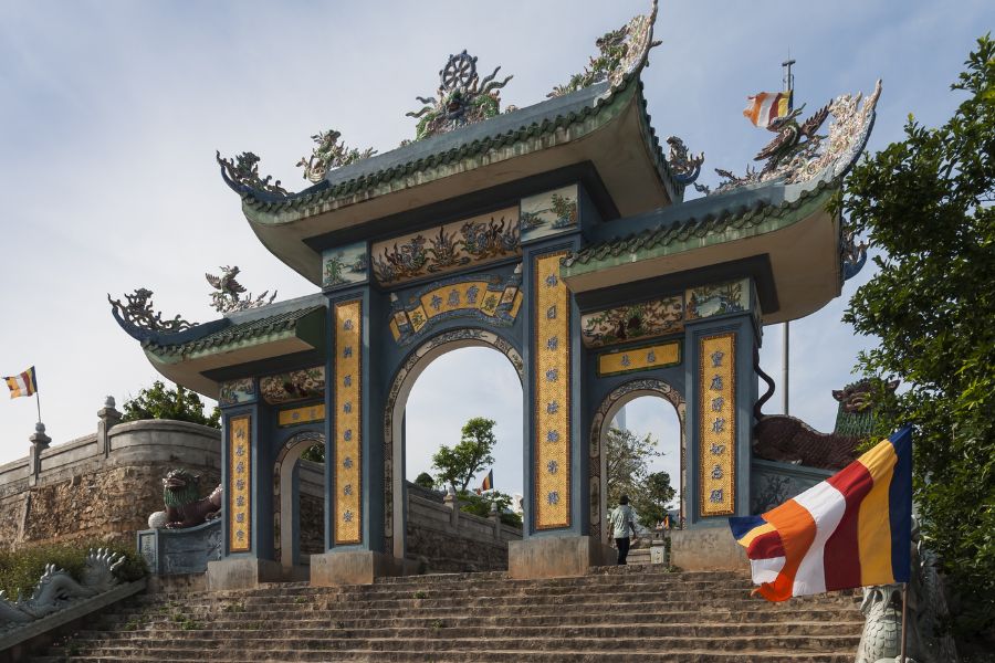 Linh Ung Pagoda entrance