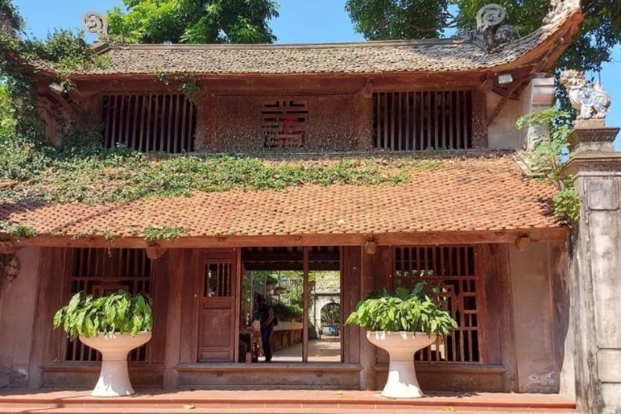 Mia Pagoda, Duong Lam Ancient Village in Hanoi