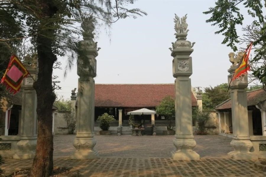 Ngo Quyen Temple, Duong Lam Ancient Village in Hanoi