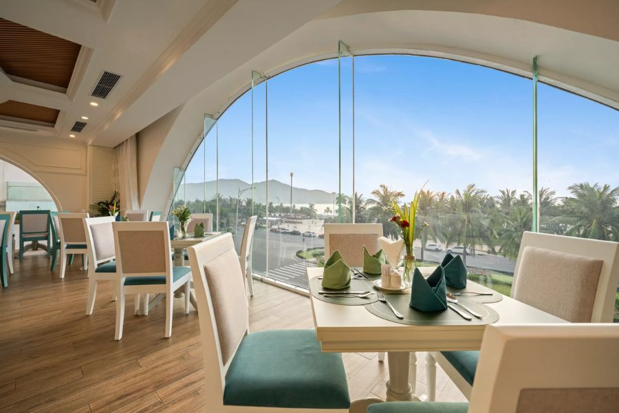 Paracel Beach Hotel is located just steps from My Khe Beach