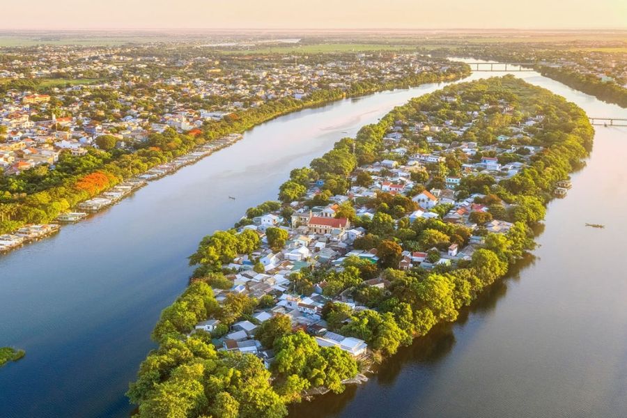 Perfume River's name came from the scented flowers