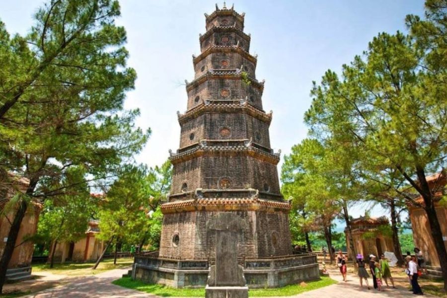 Phuoc Duyen Tower in Thien Mu Pagody