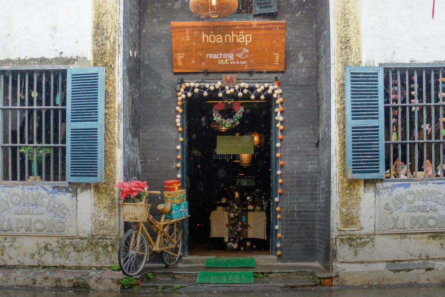 Reaching Out Arts & Crafts in hoi an