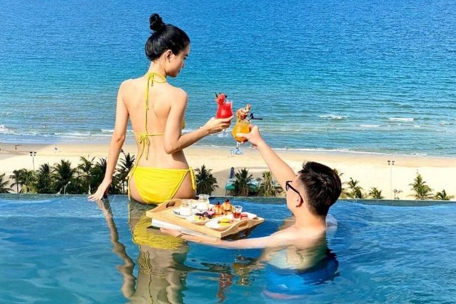 Santa Luxury Hotel is close to the Marble Mountains area