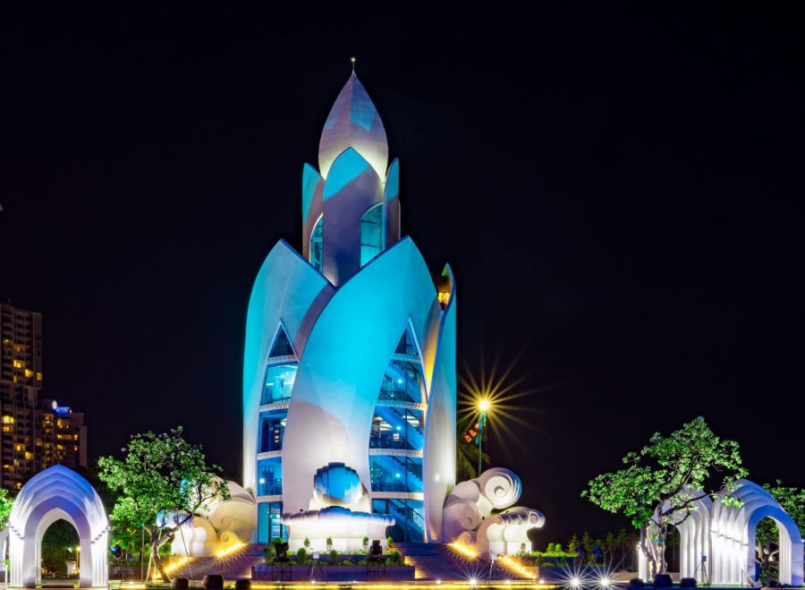 Enjoy The Night View And Light Shows